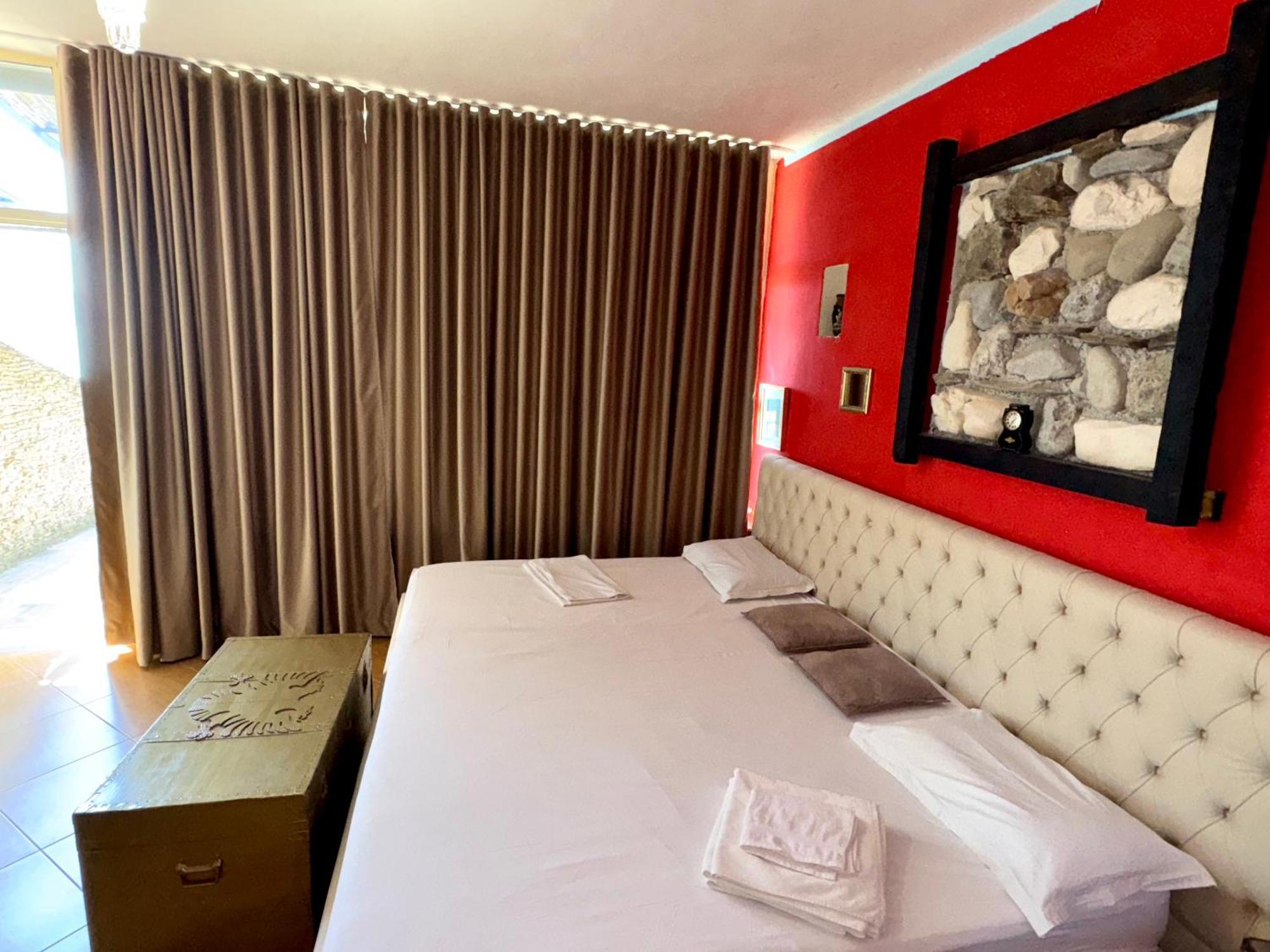 Hotel Vila "Oda E Miqve" Vlore Exterior photo